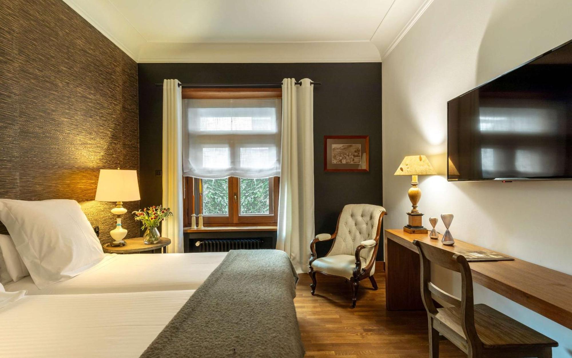 Small Double Room,1552794049:JPEG